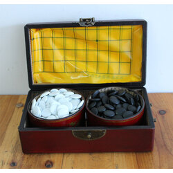 เม็ดหมากล้อมกล่องลายจีน