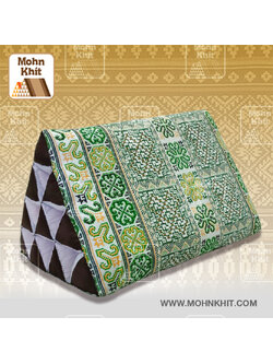 หมอนสามเหลี่ยม 10 ช่องลายชนเผ่าพื้นเมือง 50x28x30Cm Tri-angle kapok 100%Traditional Floor Cushions 10 holes.