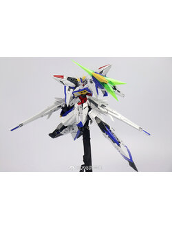 PRE-ORDER Daban 6658 MG 1/100 Eclipse + Maneuver Striker Pack
