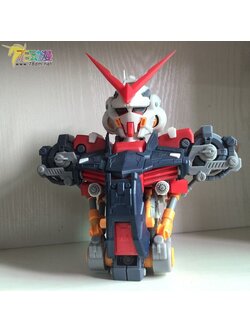 Gundam Head Display 1/35 Astray Red Frame [Motor King]