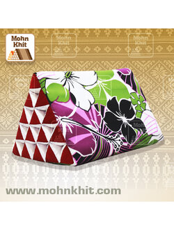 หมอนสามเหลี่ยม15ช่องดอกชบา 52cmx36cmx32cm// Thai Tri-angle Cotton kapok 100%Traditional Floor Cushions.