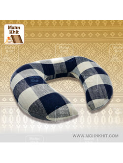 หมอนขิดรองคอในรถ,หมอนรองคอ,หมอนขิดรองคอ ลายสก๊อต 23 cm x ยาว 29 cm //Neck Pillow To Sleep In Car .