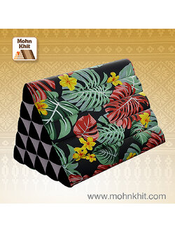 หมอนสามเหลี่ยม15ช่องลายฮาวาย 52cmx36cmx32cm// Thai Tri-angle Cotton Hawaii Traditional Floor Cushions