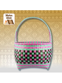 ตระกร้าสานเส้นพลาสติก กระเป๋าสานเส้นพลาสติก ทรงชะลอม