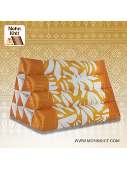 หมอนสามเหลี่ยม10ช่องแต่งผ้าไหมทอง.Decorate design Triangle kapok 100%Traditional Floor Cushions 10 holes.