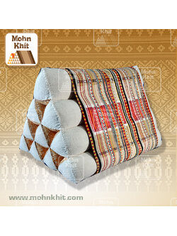 หมอนสามเหลี่ยมกลางแต่งผ้าลายโทนส้ม 10 ช่อง35x25x21 Cm//Tri-angle kapok 100%Traditional Floor Cushions 10 holes.