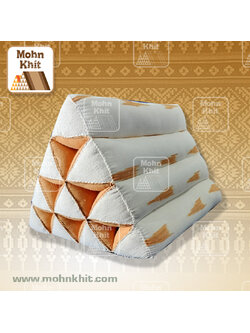 หมอนสามเหลี่ยมกลางแต่งผ้าฝ้าย 10 ช่อง35x25x21 Cm//Tri-angle kapok 100%Traditional Floor Cushions 10 holes.