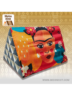 หมอนสามเหลี่ยม15ช่องผ้าไหมอินเดีย 52cmx36cmx32cm// Thai Silk Tri-angle Cotton kapok 100%Traditional Floor Cushions.