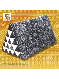 หมอนสามเหลี่ยม15ช่องลายชนเผ่า ขนาด52cmx36cmx32cm// Thai Triangle Cotton Traditional Floor Cushions.