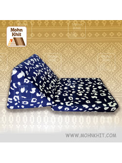 หมอนสามเหลี่ยม 15 ช่องติดเบาะ1 พับ ปลอกสวมซิปลายหินอ่อน 57cmx76cmx36 cm Triangle Khit Thai Floor Cushions Traditional 15 holes with 1 part of mattress.