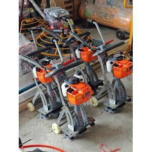 เครื่องมืองานถนน