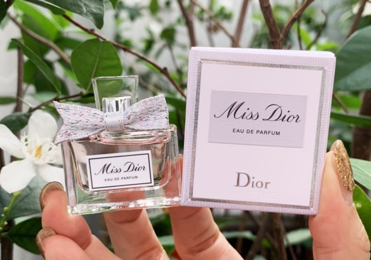 Miss Dior Eau de Parfum 5ml. ขนาดทดลอง แบบแต้ม