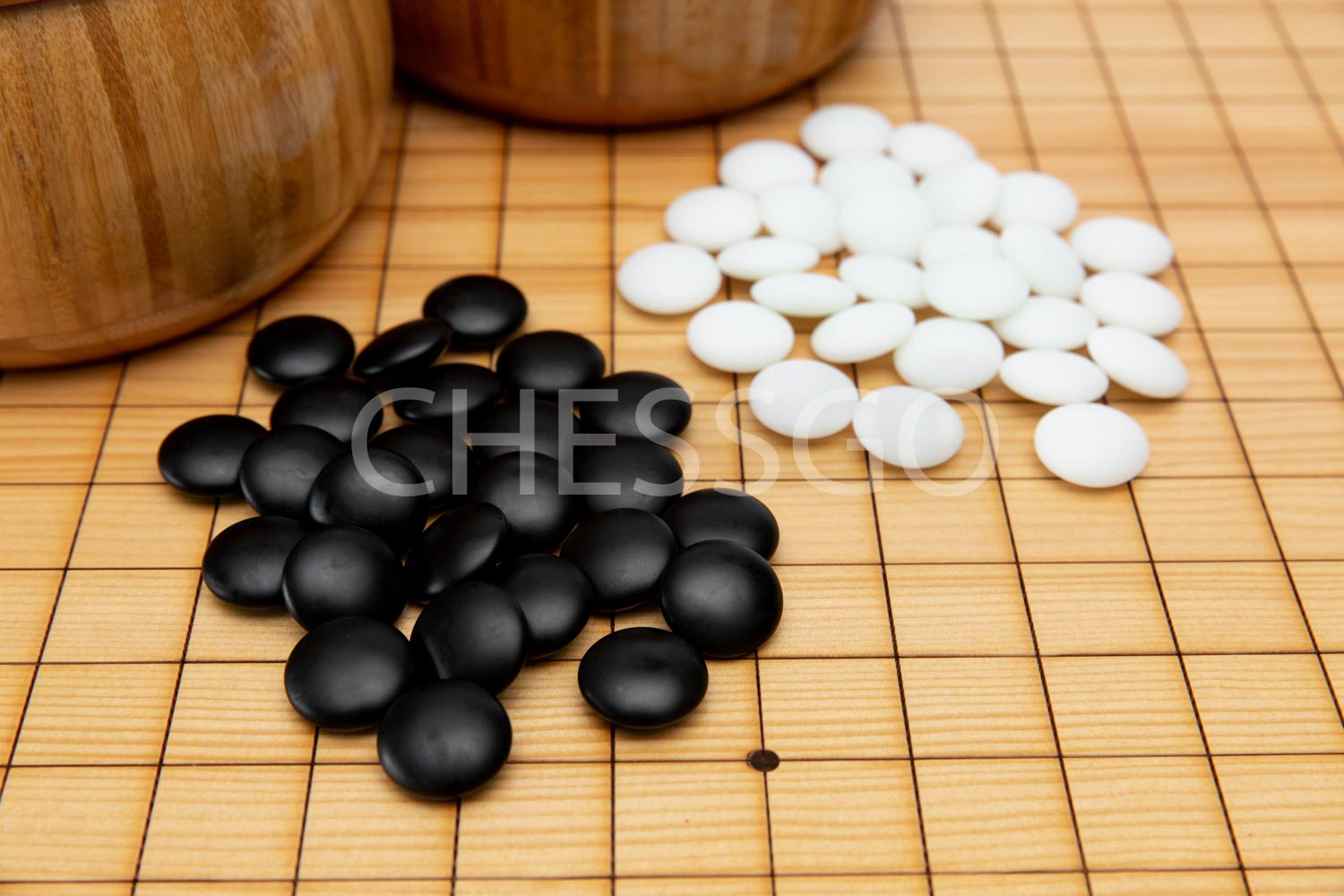 ชุดหมากล้อมไม้Torreya19เส้น(กระดาน6cm/เม็ดหินนูน2ด้าน/โถไม้ไผ่)