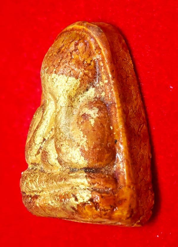 พระปิดตาพิมพ์จัมโบ้หลังแบบ เนื้อผงลงรักปิดทอง หลวงพ่อปาน วัดเครือวัลย์ จ.ชลบุรี