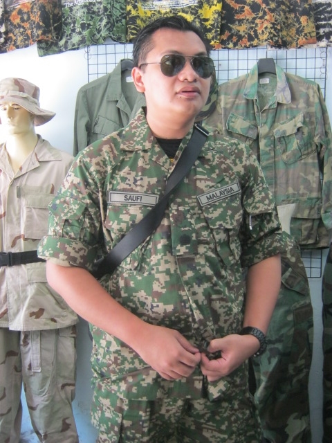 ปีกนักบิน มาเลเซีย ดิ้นทอง