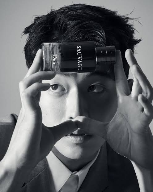 เซต 2 ชิ้น Christian Dior Sauvage EDP 10ml. + Shower Gel 20ml. ขนาดทดลอง ของแท้