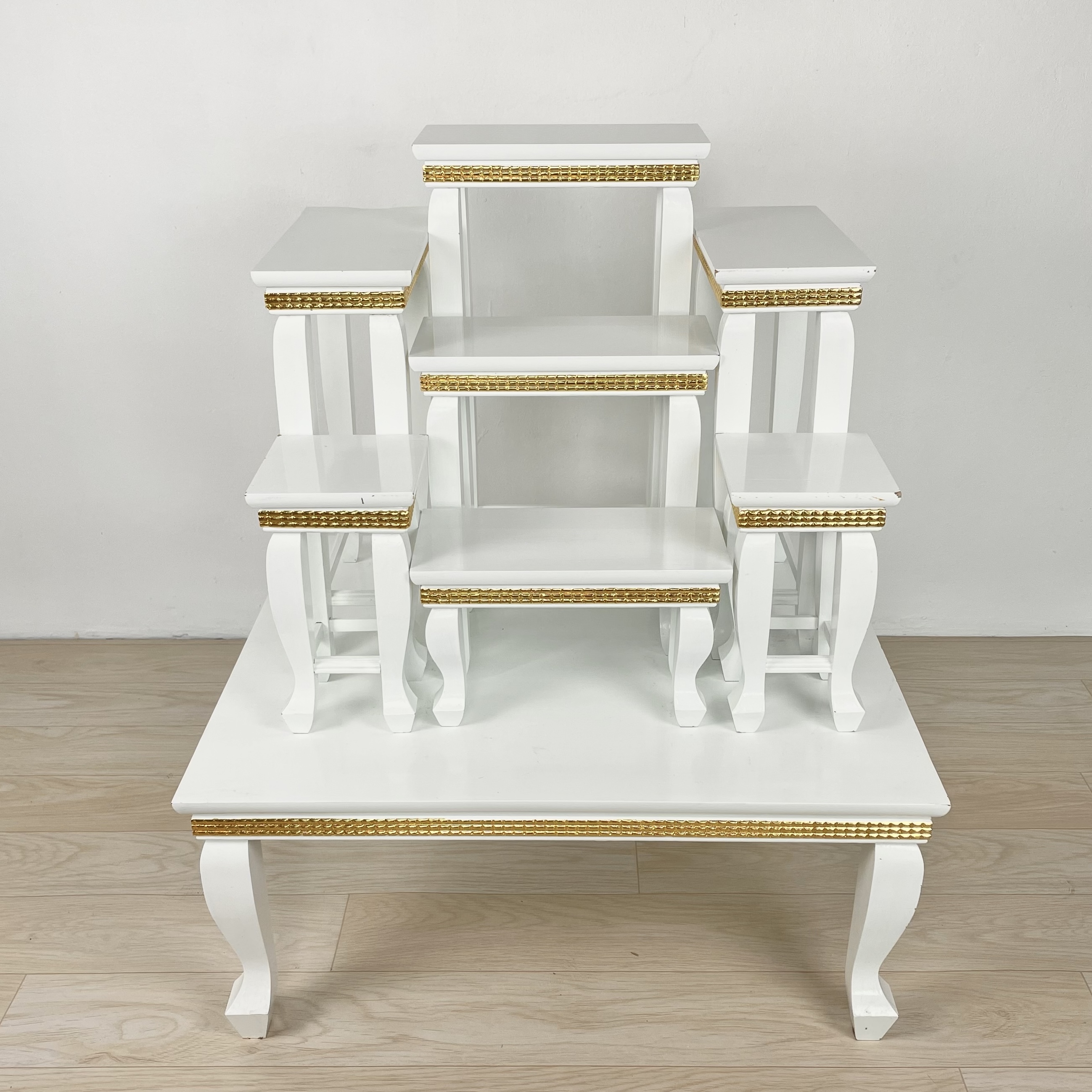 โต๊ะหมู่ 7 หน้า 6 พิกุลขาว ขาหลุยส์