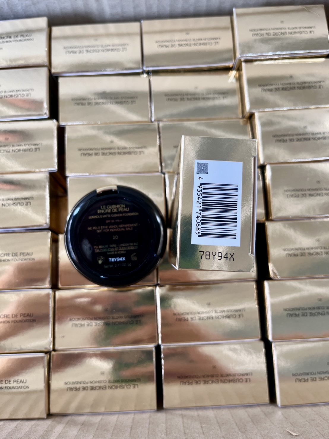 รองพื้น YSL Le Cushion Encre De Peau ขนาดทดลอง 5g. สี B20 คุชชั่น สำหรับ ผิวขาวเหลือง