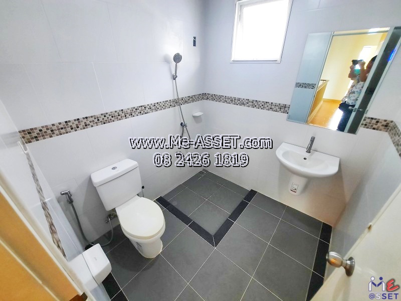 ขายและเช่า ทาวน์โฮมหลังมุม ย่าน เลียบคลองพระอุดม ซอยวัดท่าเกวียน คลองบางไผ่ วัดทองสะอาด ลาดหลุมแก้ว : ม.บ้านสวนธนาการ์เด้น : 2 ชั้น 40.2 ตร.วา