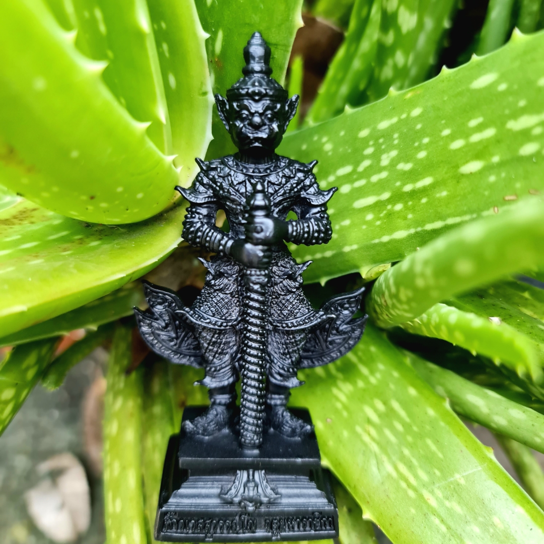 ท้าวเวสสุวรรณ ปี63 สูง4นิ้ว เนื้อชนวนรมดำ รุ่นลาภผลพูนทวี หลวงพ่ออิฏฐ์ วัดจุฬามณี จ.สมุทรสงคราม