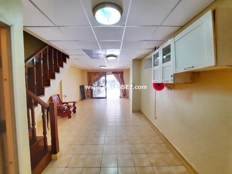 ขายทาวน์เฮ้าส์ ย่าน เคหะร่มเกล้า ราษฎร์พัฒนา น้อมเกล้า : พูนสินธานี 3 / 2 ชั้น 17 ตารางวา