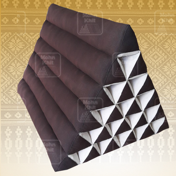 หมอนสามเหลี่ยม 21ช่องใหญ่ผ้าสีกรักพร้อมปลอกคลุม 60cmx80cmx50 cm // Big Triangle Khit Thai Floor Cushions Traditional handmade 21 holes.