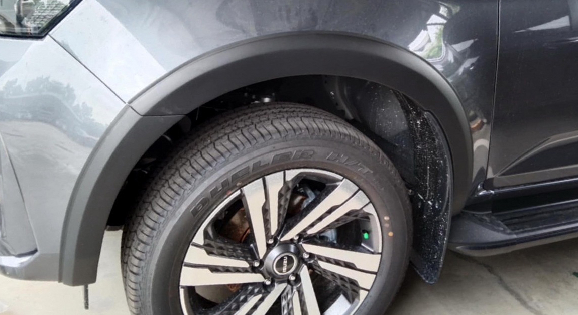 คิ้วล้อเรียบทรงศูนย์ 4 นิ้ว Isuzu MU-X 2025