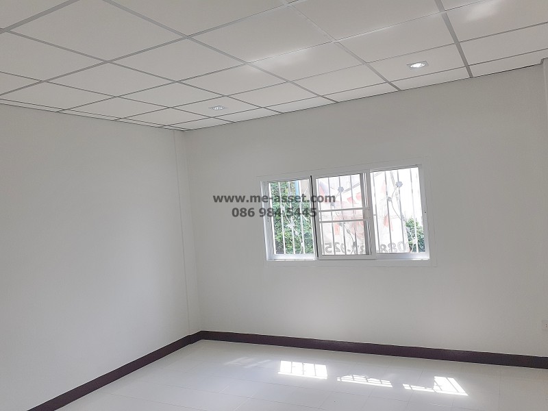 ขายและเช่า ทาวน์โฮม ถ.เพชรเกษม 67/1 แขวงหลักสอง เขตบางแค กรุงเทพ / พื้นที่ 3 ชั้น 20 ตารางวา