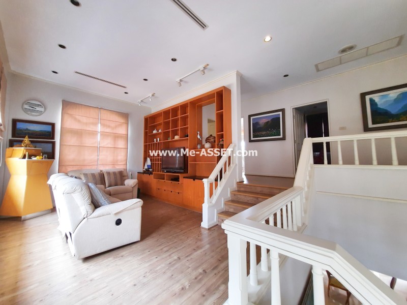 ขายบ้านเดี่ยว ม.นันทวัน วงแหวน-รัตนาธิเบศร์ ถ.ตลิ่งชัน-สุพรรณบุรี ต.เสาธงหิน อ.บางใหญ่ นนทบุรี ต้นโครงการ ตรงข้ามสวนสาธารณะ / พื้นที่ 2 ชั้น 138 ตารางวา