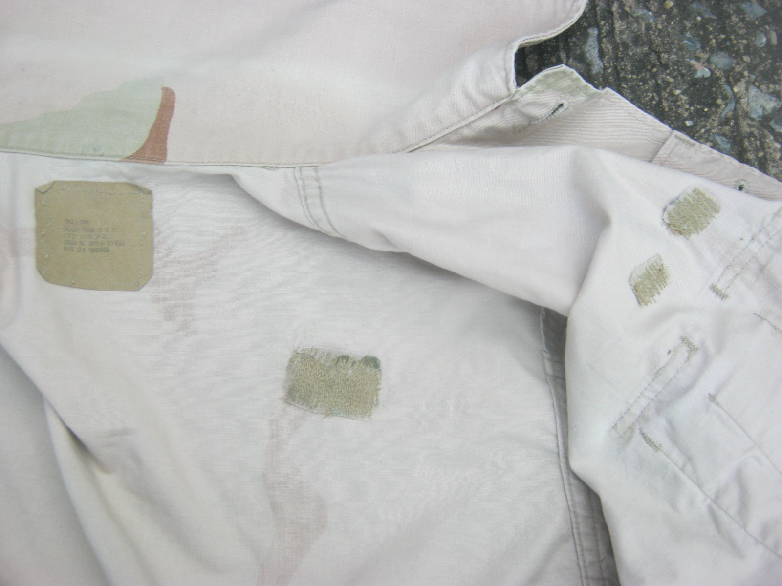 เสื้อทะเลทรายสามสี