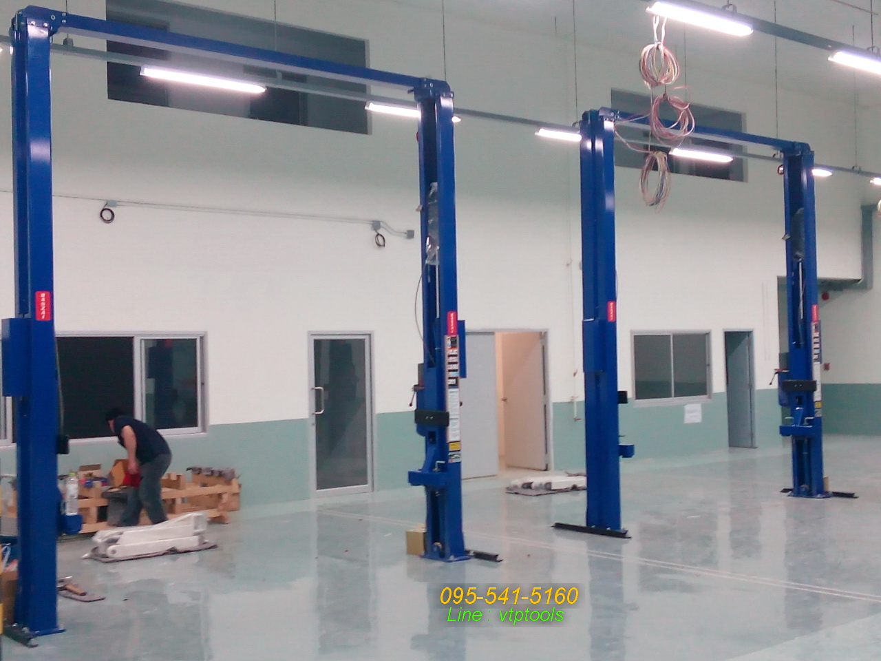 ลิฟท์ยกรถสองเสาBanzai (Japan)