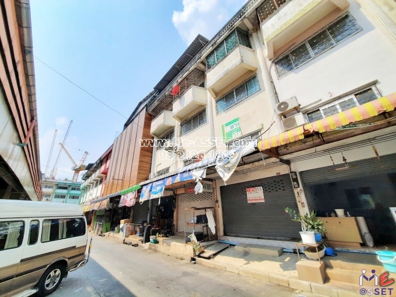 ขายอาคารพาณิชย์ โซนสหพร ศาลายา เชื่อมมหาสวัสดิ์ พุทธมณฑล ใกล้ซอยตั้งสิน แมคโคร ม.มหิดล ศูนย์การแพทย์กาญจนาฯ : ในตลาดใหม่ ศาลายา : 3.5 ชั้น 19 ตารางวา
