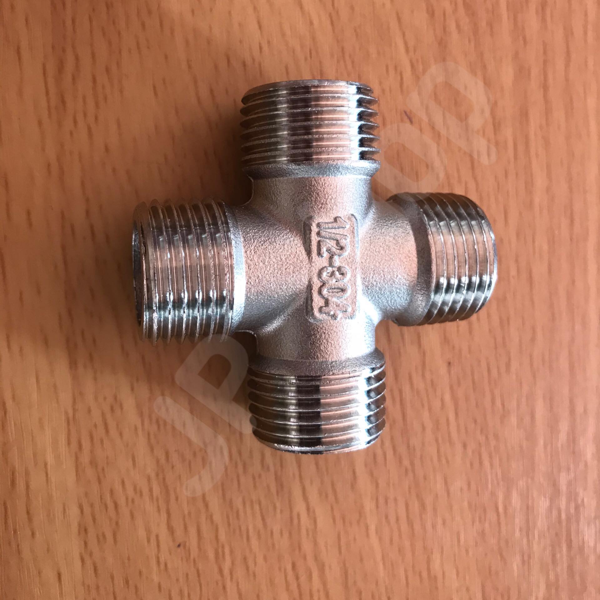 สี่ทางสแตนเลสเกลียวนอก NPT 4 หุน (12 มม.) ราคาต่อ1 ชิ้น #6095