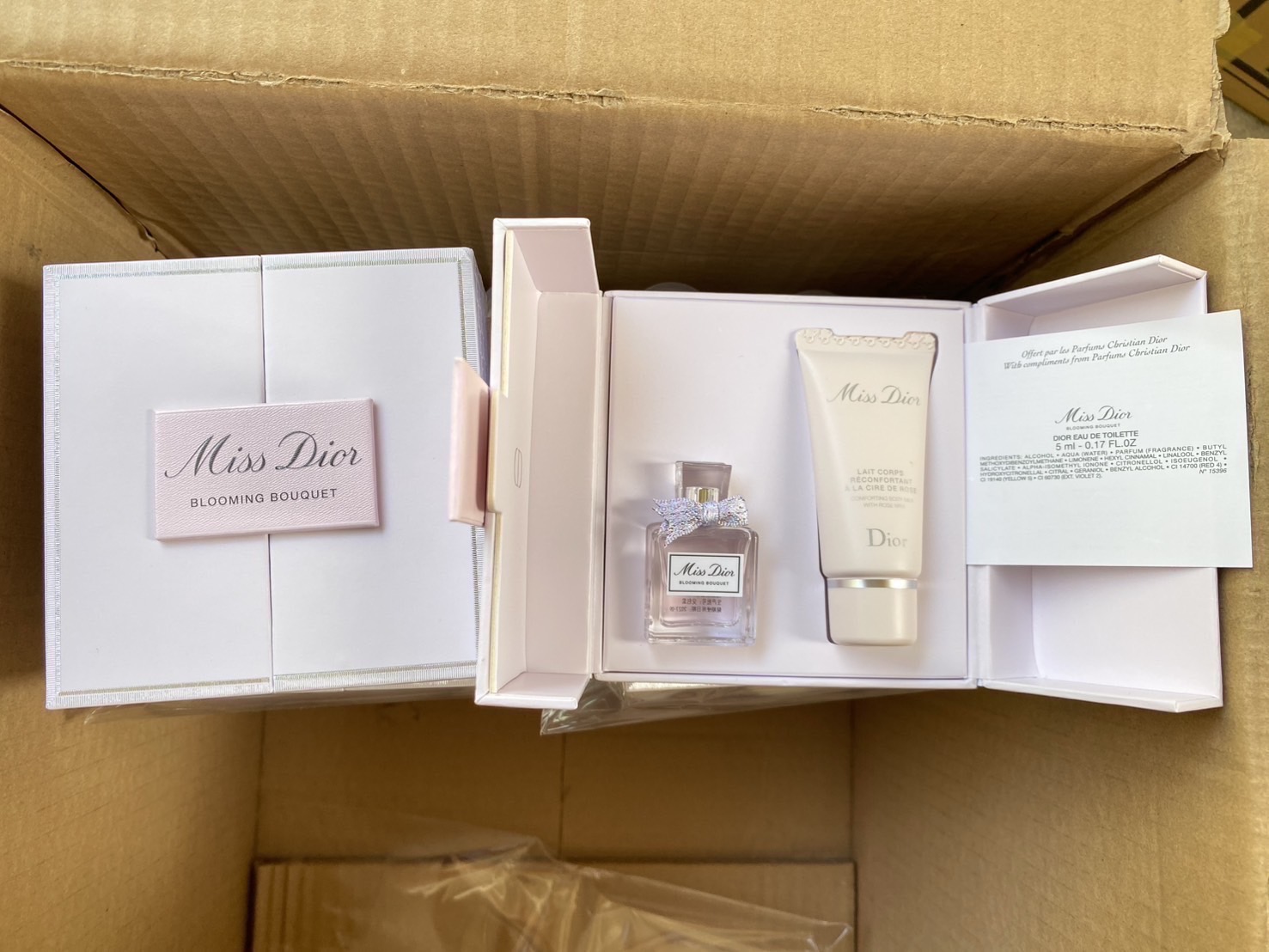 เซต 2 ชิ้น Miss Dior Blooming Bouquet EDT 5ml. + Body Milk 20ml. ขนาดทดลอง