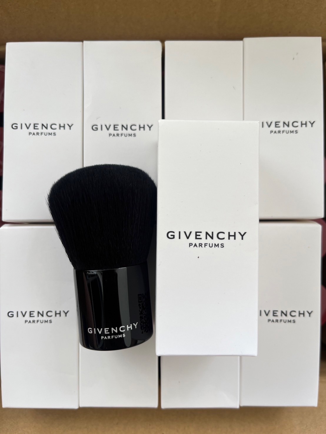 Givenchy Kabuki Brush แปรงคาบูกิแต่งหน้าอเนกประสงค์ (1อัน)