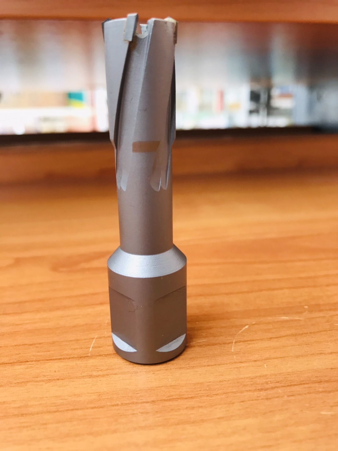 ดอกสว่านเจ็ทบอส แบบโฮลซอว์คาร์ไบสำหรับเจาะเหล็กหนา ด้วยสว่านแม่เหล็กไฟฟ้า ขนาด15*35 มม. #1535