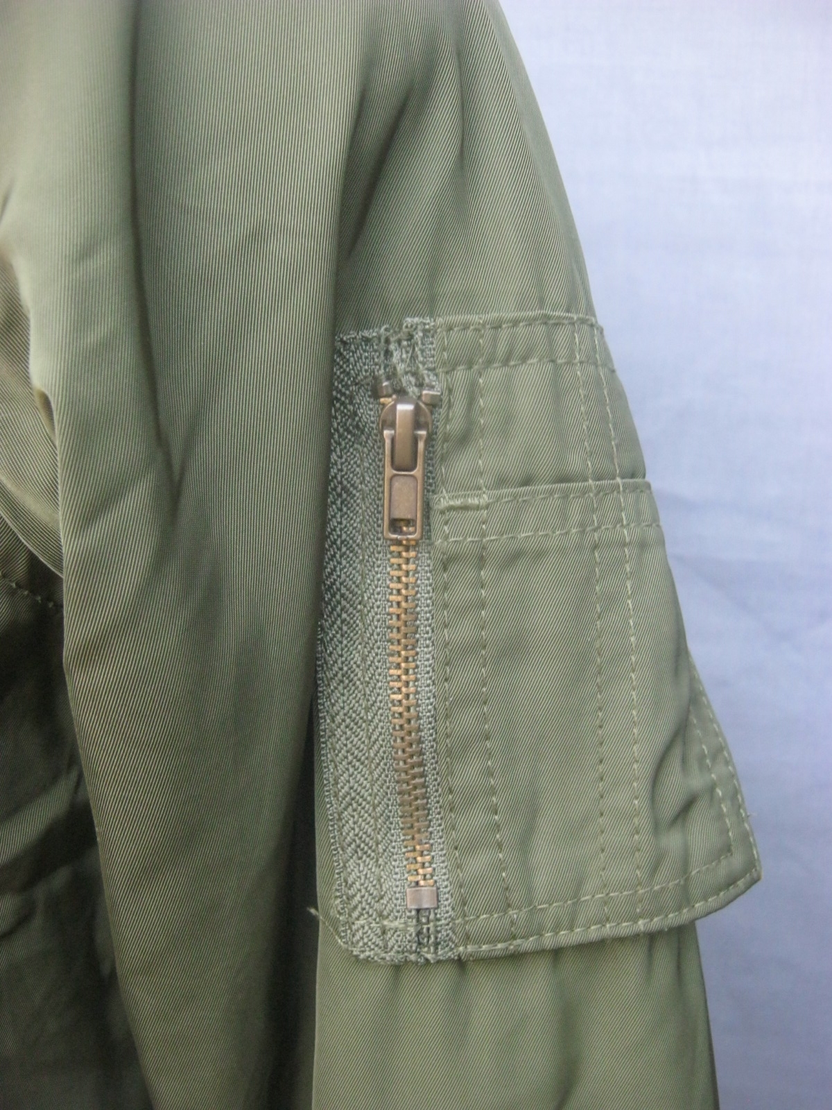 เสื้อแฟชั่นนักบิน