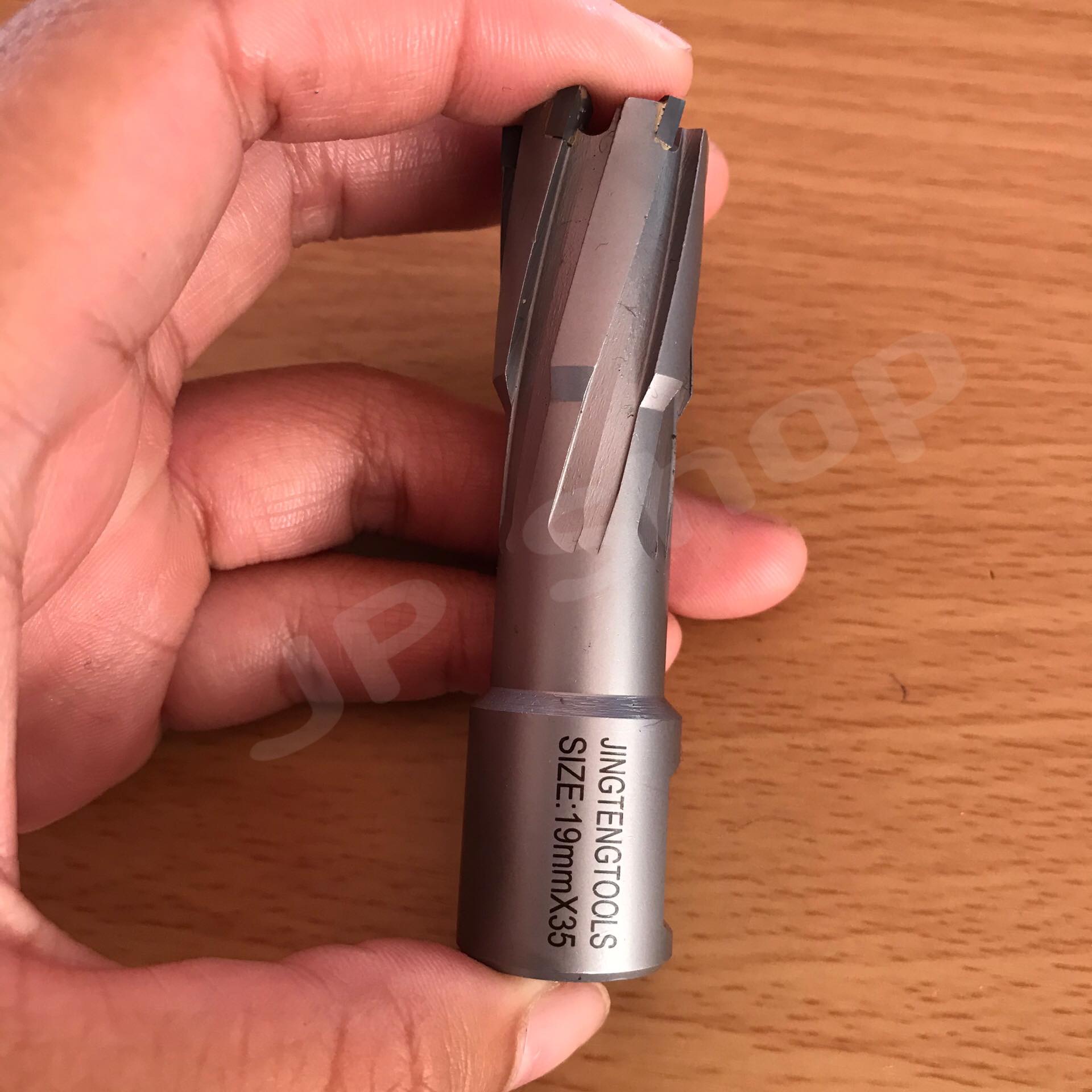 ดอกสว่านเจ็ทบอส แบบโฮลซอว์คาร์ไบสำหรับเจาะเหล็กหนา ด้วยสว่านแม่เหล็กไฟฟ้า ขนาด19*35 มม. #1935