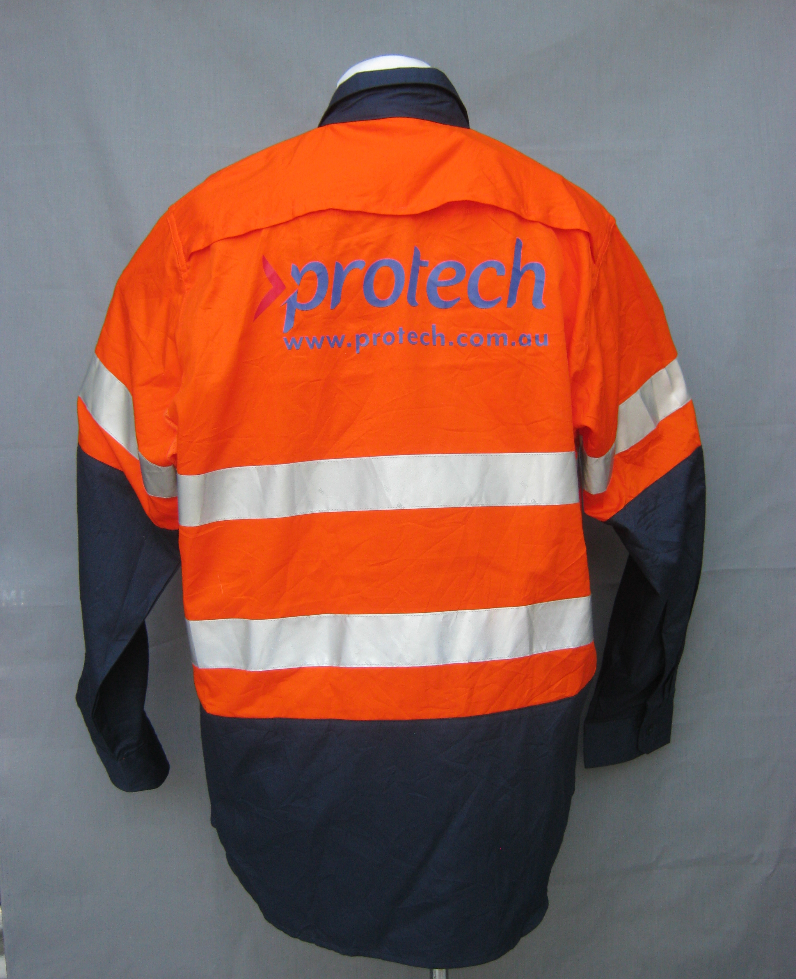 เสื้อสะท้องแสง 3 M