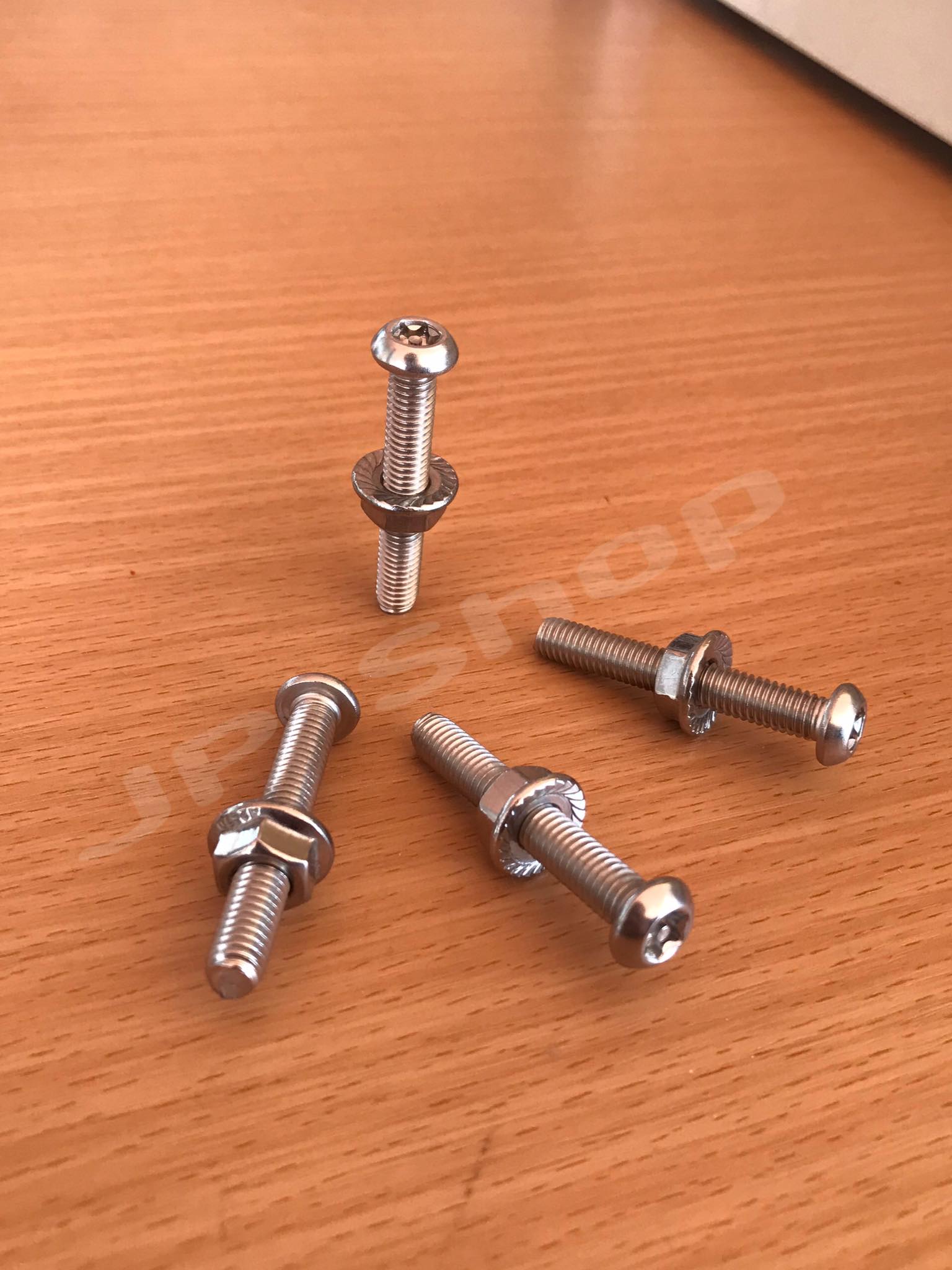 น็อต สกรู น็อตสแตนเลสขนาดM6*40มม. พร้อมหัวน็อต (ดอกจันทร์) #6640