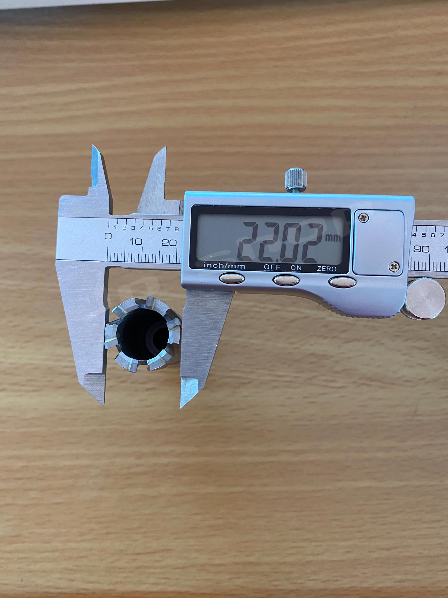 ดอกสว่านเจ็ทบอส แบบโฮลซอว์คาร์ไบสำหรับเจาะเหล็กหนา ด้วยสว่านแม่เหล็กไฟฟ้า ขนาด22*35มม. #2235