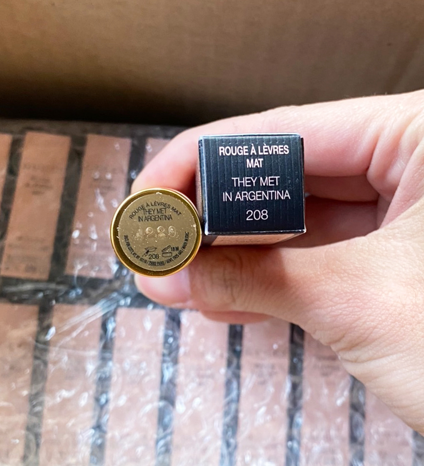 Gucci Rouge A Levres Mat Lip Colour 3.5g. สี 208- they met in Argentina (1แท่ง) หิ้วตปท.