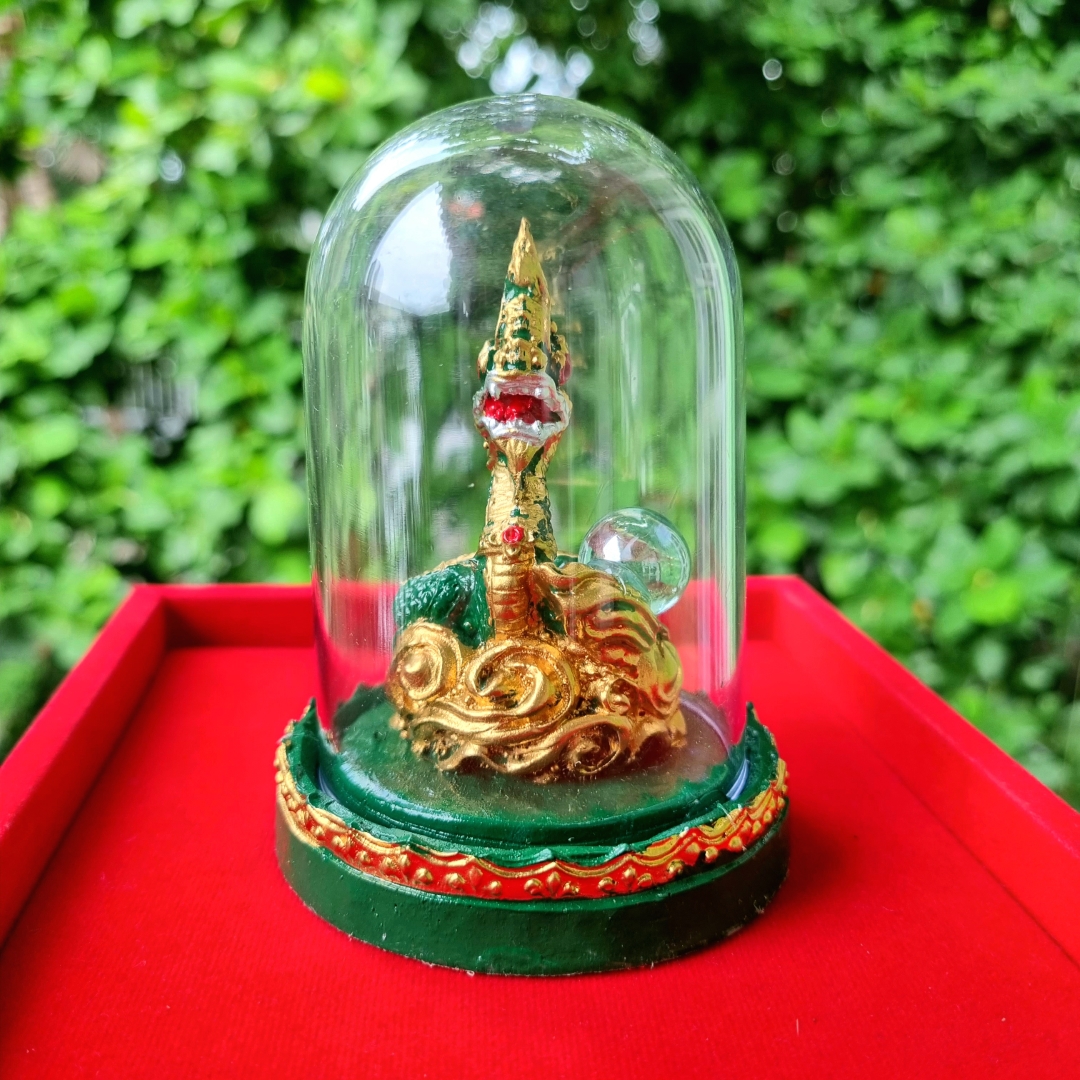 ครอบแก้ว พญานาค พร้อมลูกแก้ว เสริมโชคลาภ มี 5 สี เขียว ขาว ทอง แดง ดำบูชาหน้ารถ โต๊ะทำงาน ในร้านค้า หิ้ง +แถมฟรีผ้ายันต์ สำเนา