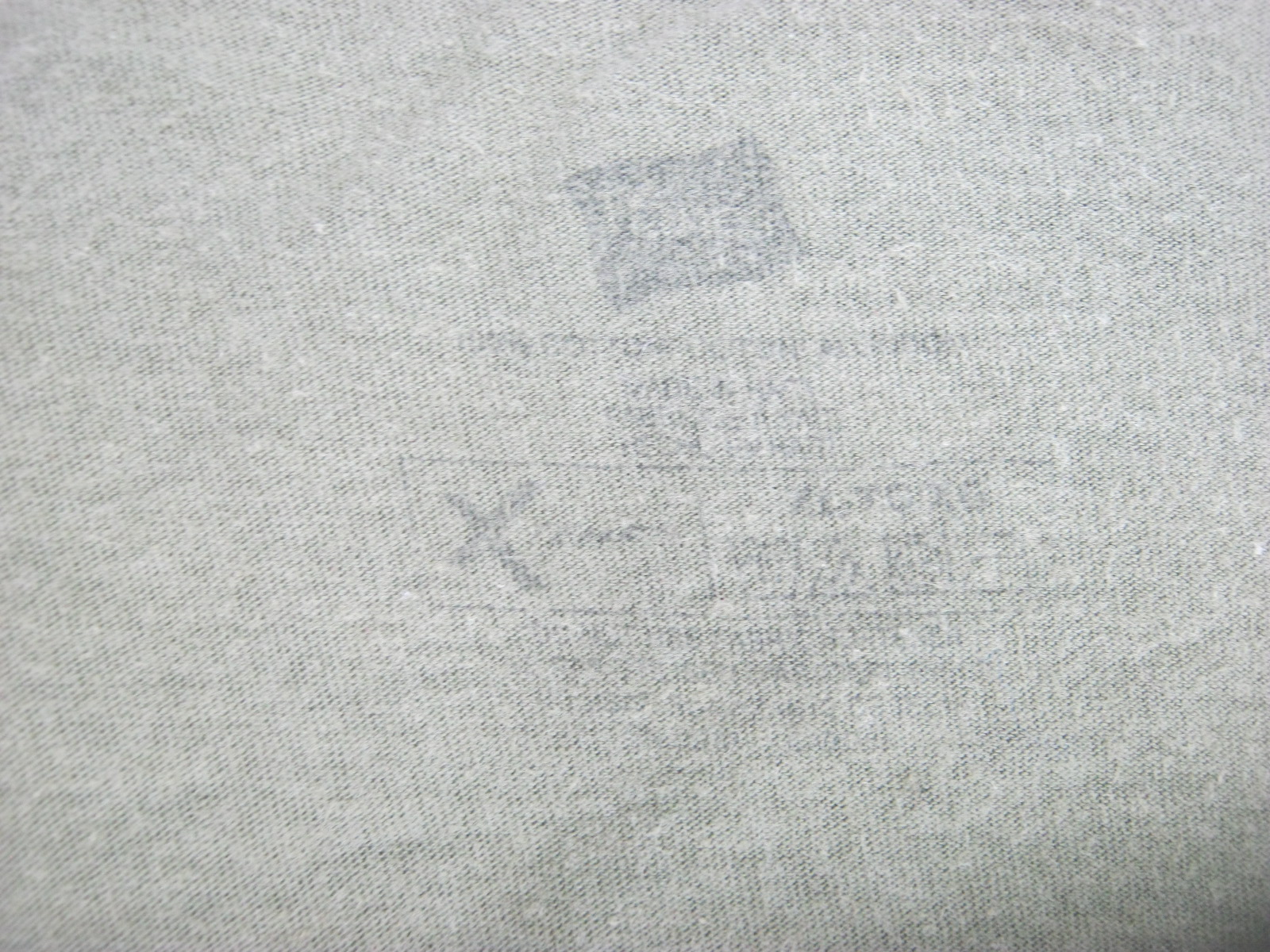 เสื้อยืดสีเขียว