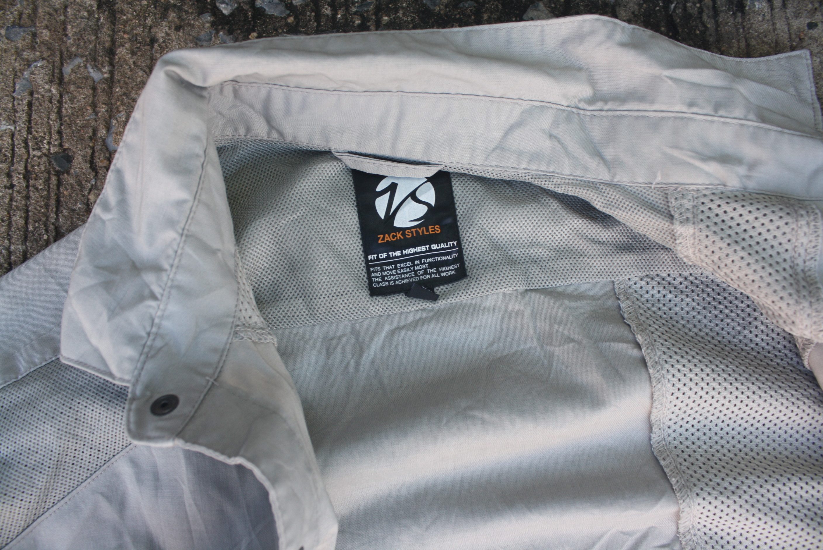 เสื้อเดินป่า กันแมลง