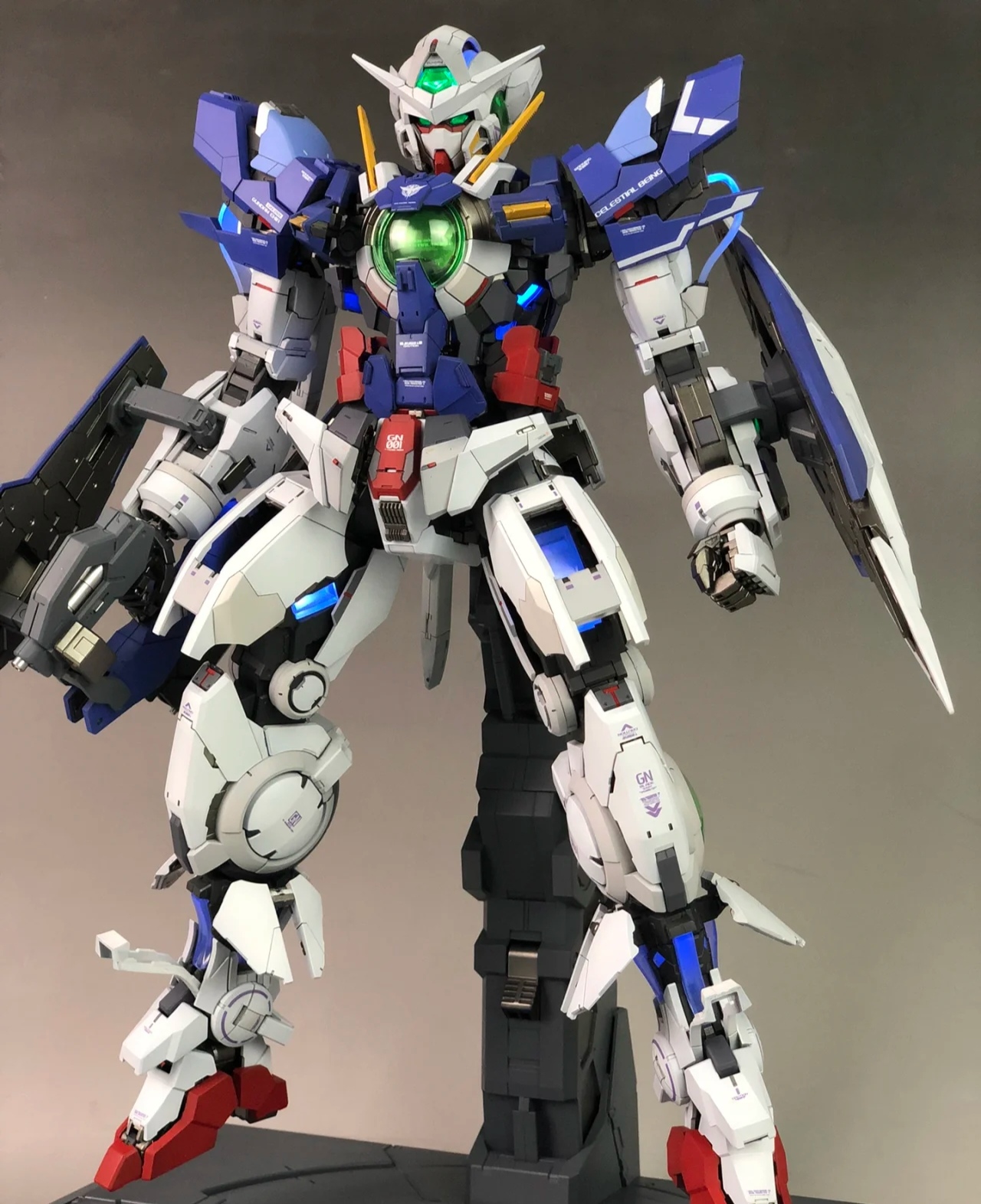 Pre-Order PG 1/60 Exia + LED Unit [Daban]