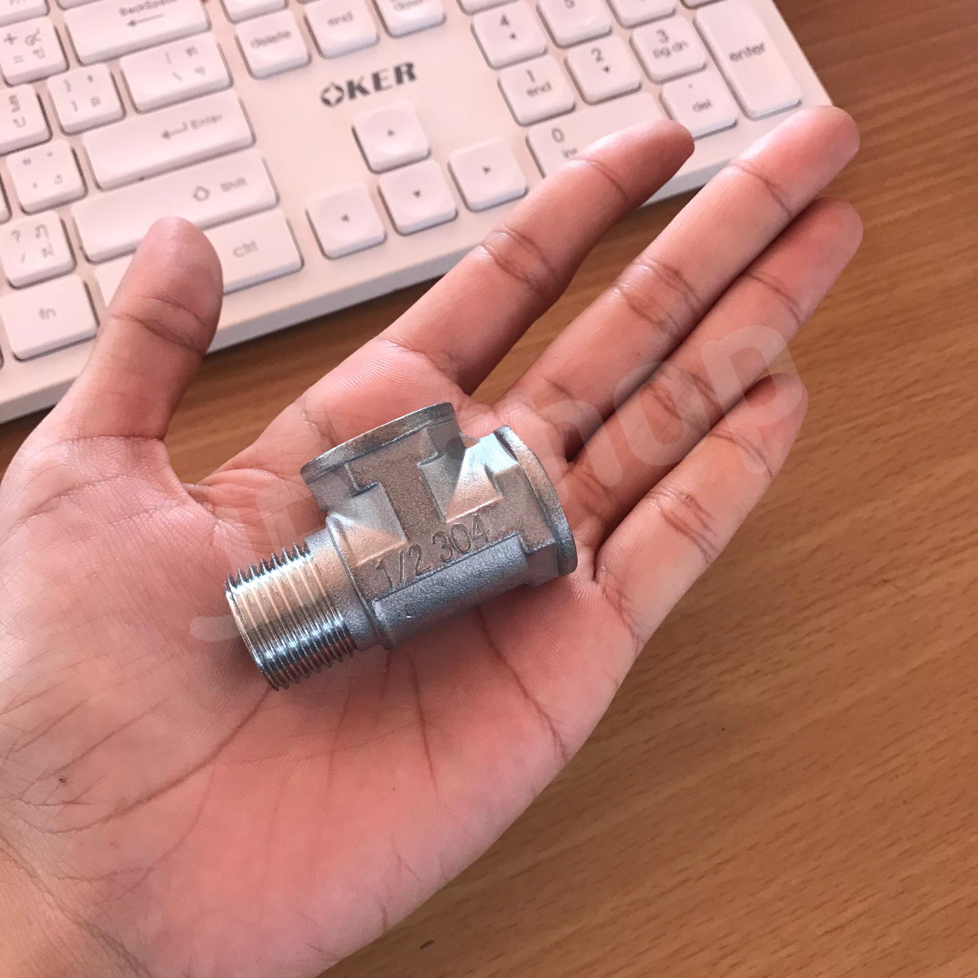 ข้อต่อสามทางสแตนเลส304 เกลียวนอก1 เกลียวใน02 ขนาด 4 หุน #3954