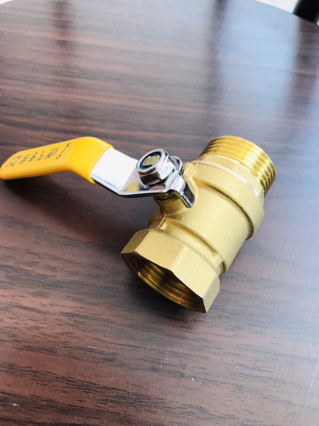 บอลวาล์วทองเหลือง ขนาด 1 นิ้ว เกลียวนอก -ใน (#13240)