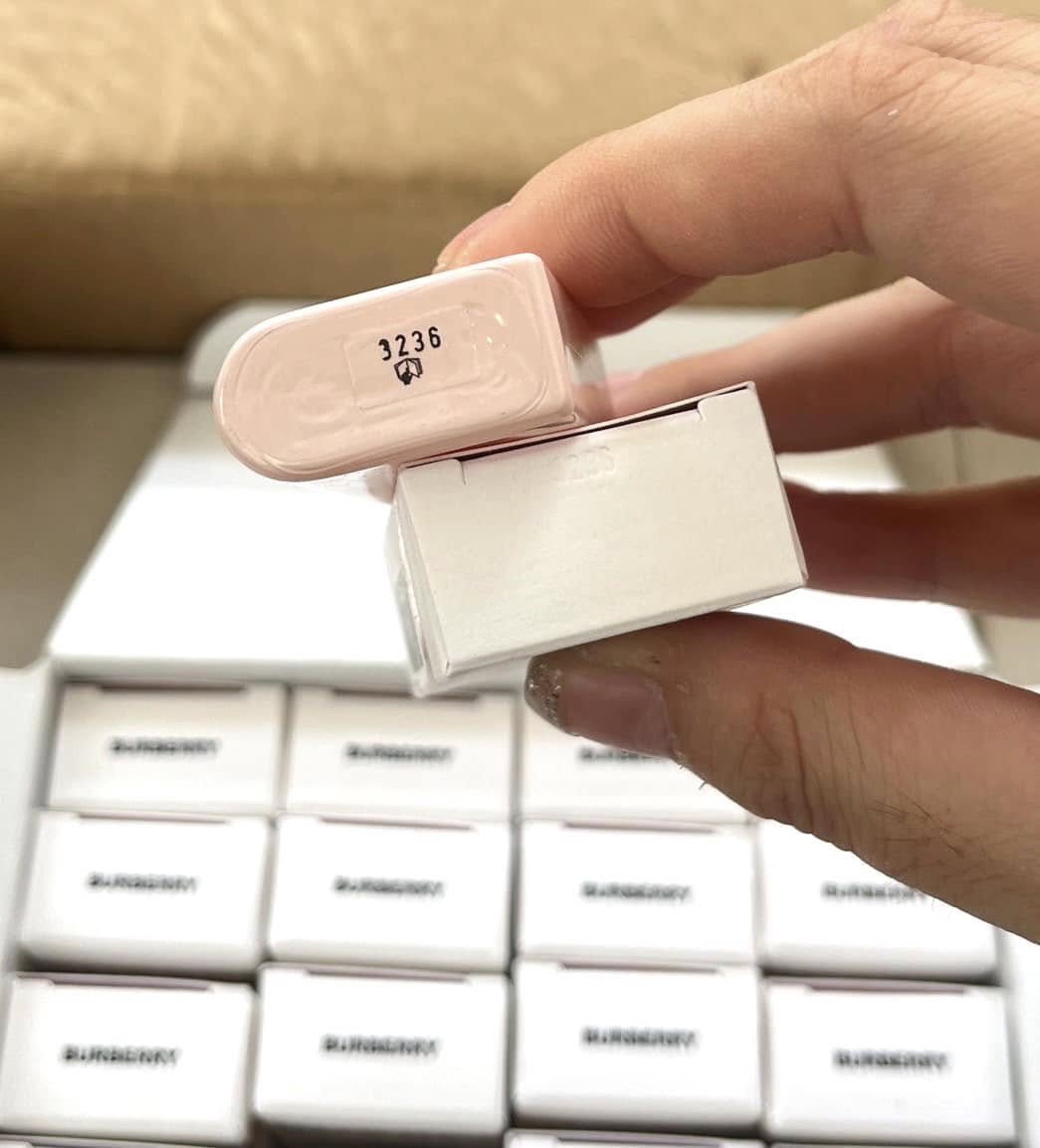 แบบแต้ม Burberry Her Elixir De Parfum EDP Intense ขนาดทดลอง 5ml. ของแท้