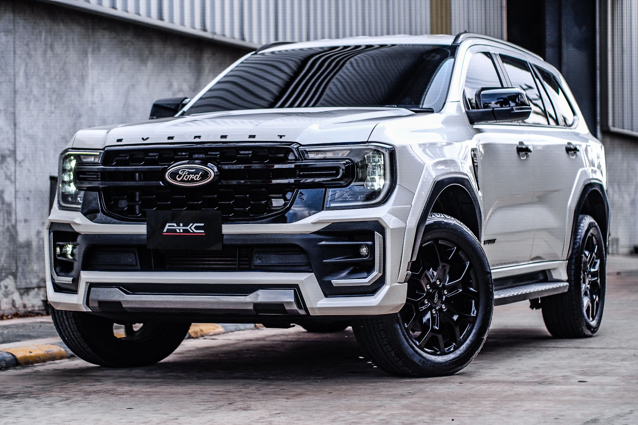ชุดแต่ง ชุดสเกิร์ต Ford Next Gen EVEREST 2022 รุ่น AKC V.2